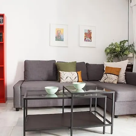 Cozy In The Center Of Апартаменты Севилья